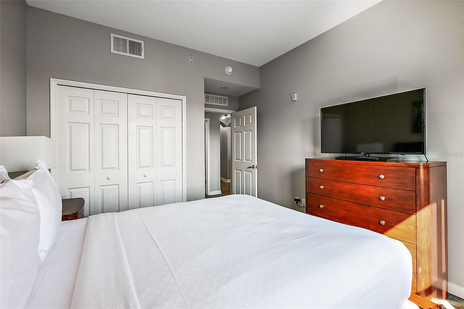 Image 7 of 26 For 14501 Grove Resort Avenue 1614