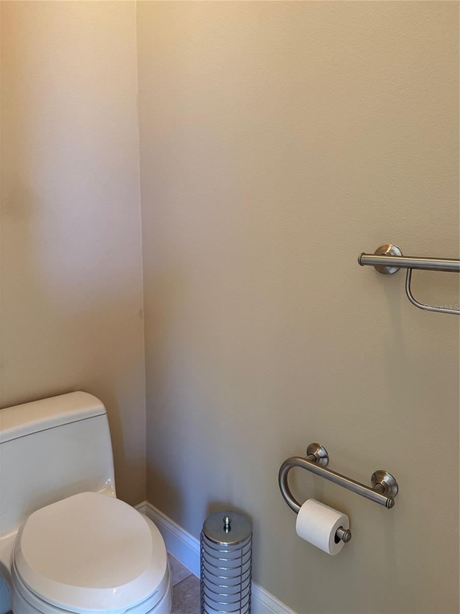 Image 10 of 28 For 31 Woodhollow Lane