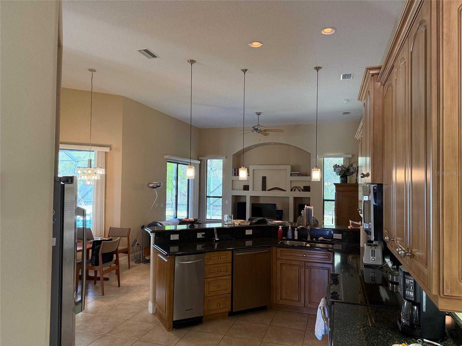 Image 12 of 28 For 31 Woodhollow Lane