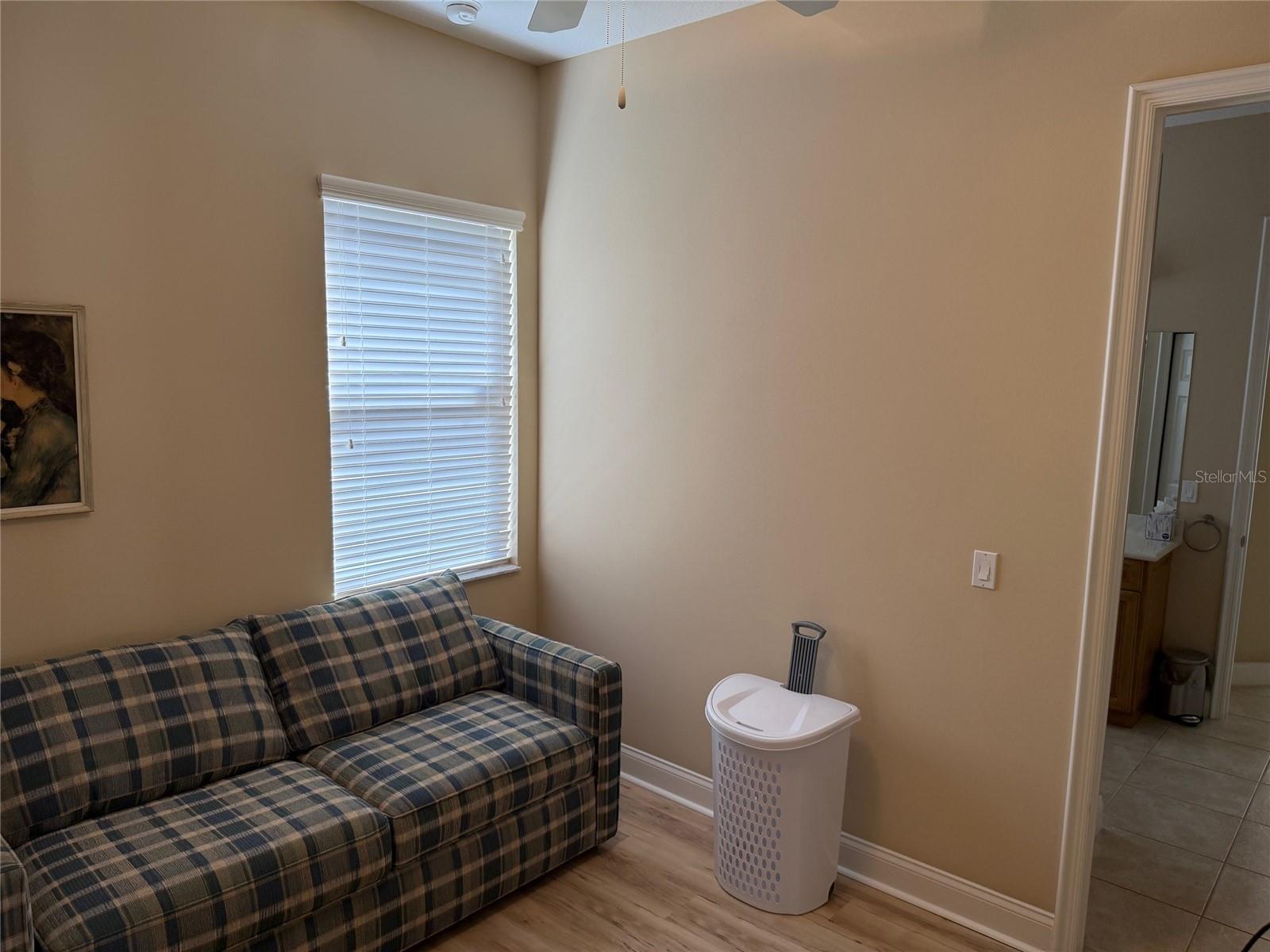 Image 17 of 28 For 31 Woodhollow Lane