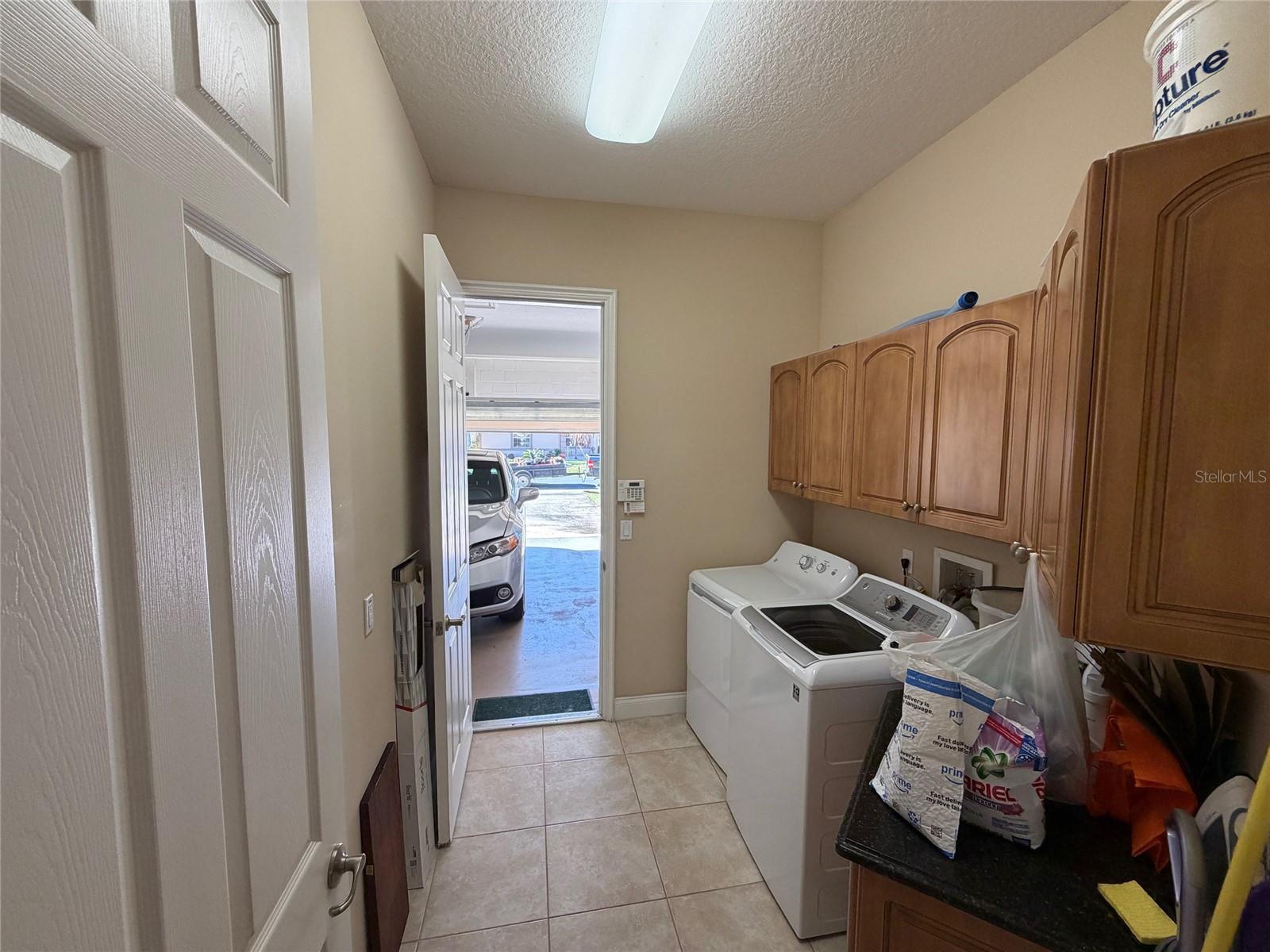 Image 21 of 28 For 31 Woodhollow Lane