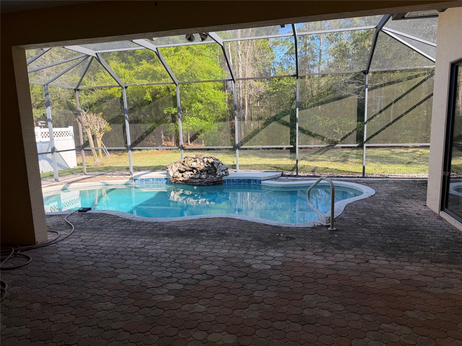 Image 23 of 28 For 31 Woodhollow Lane