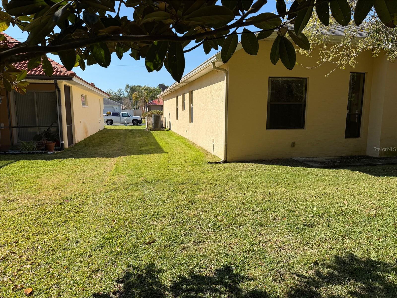 Image 27 of 28 For 31 Woodhollow Lane