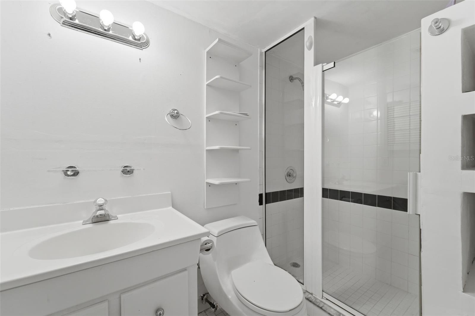 Image 19 of 25 For 3028 George Mason Avenue J-7e