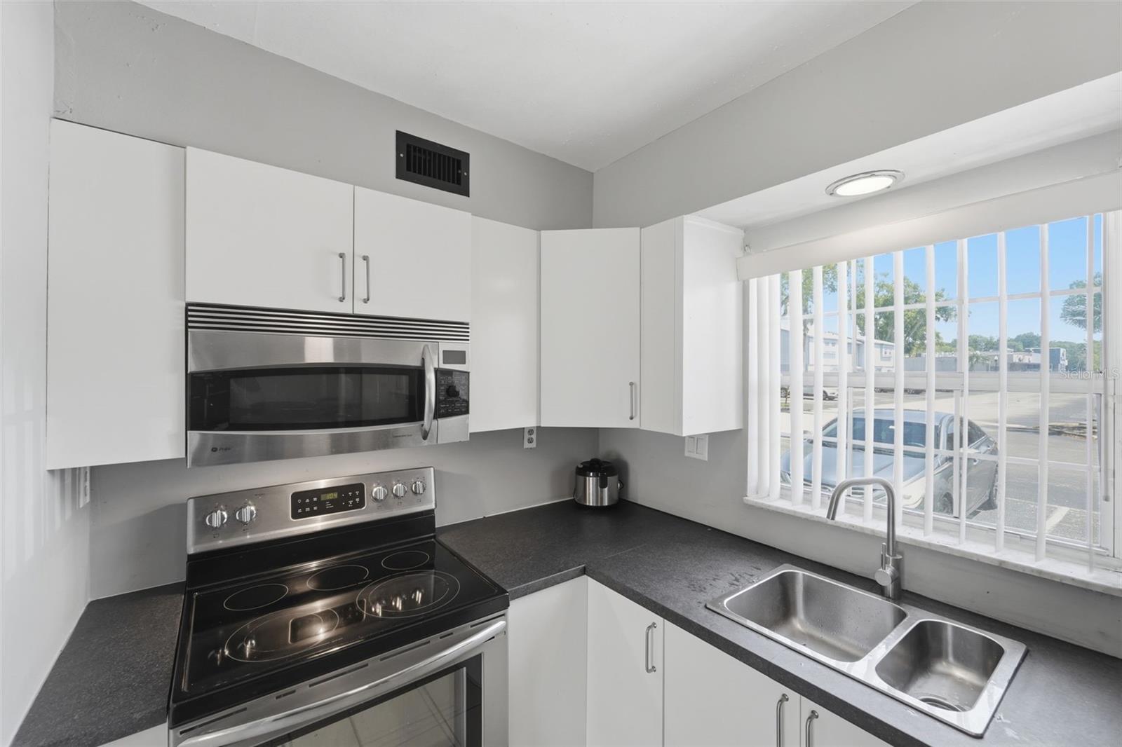 Image 3 of 25 For 3028 George Mason Avenue J-7e