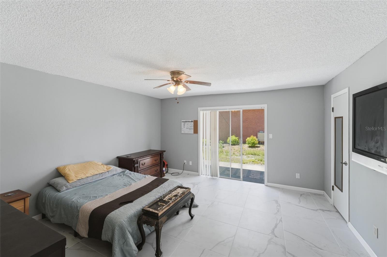 Image 6 of 25 For 3028 George Mason Avenue J-7e