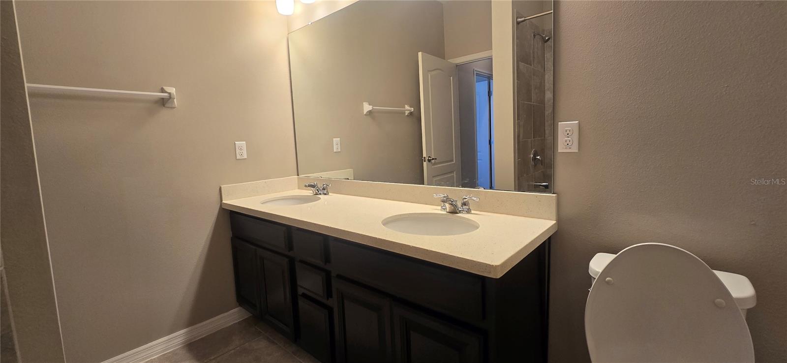 Image 10 of 70 For 7564 Bishop Square Drive