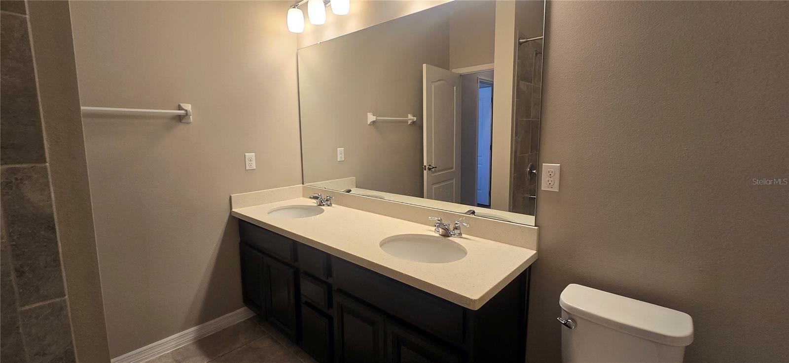 Image 11 of 70 For 7564 Bishop Square Drive