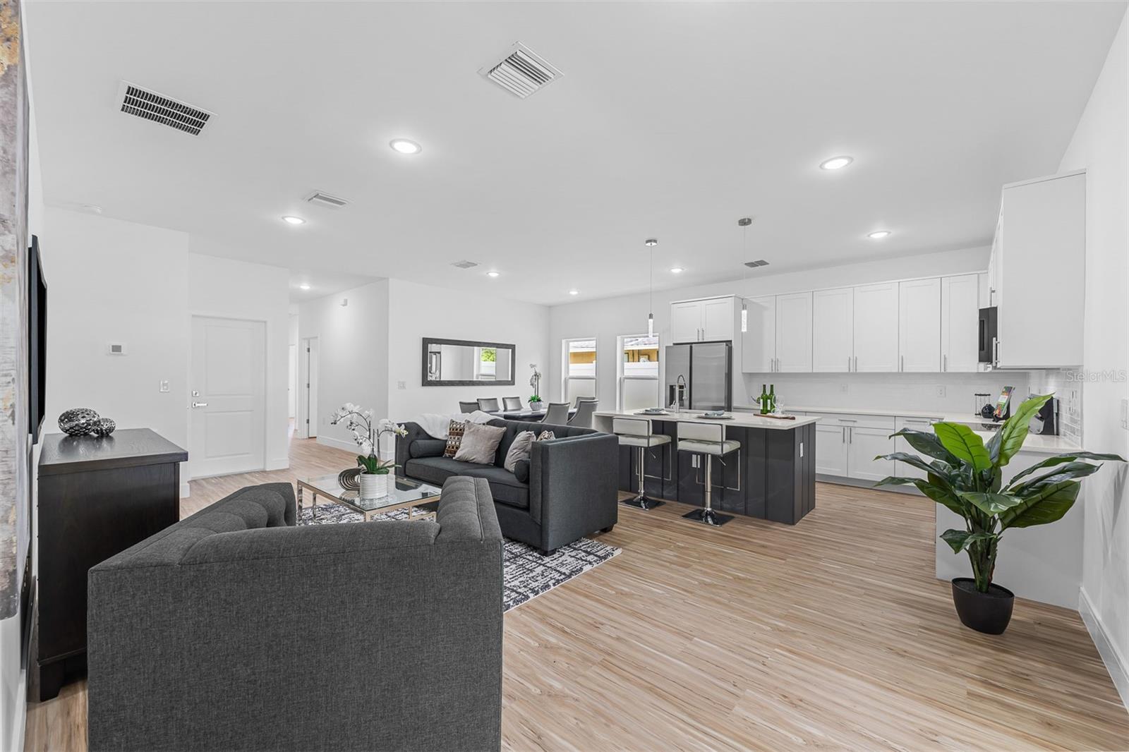 Image 4 of 38 For 3914 Jefferson Street