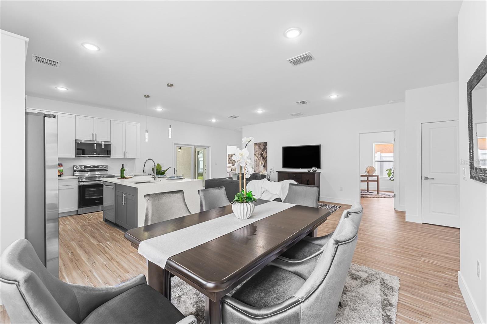 Image 9 of 38 For 3914 Jefferson Street