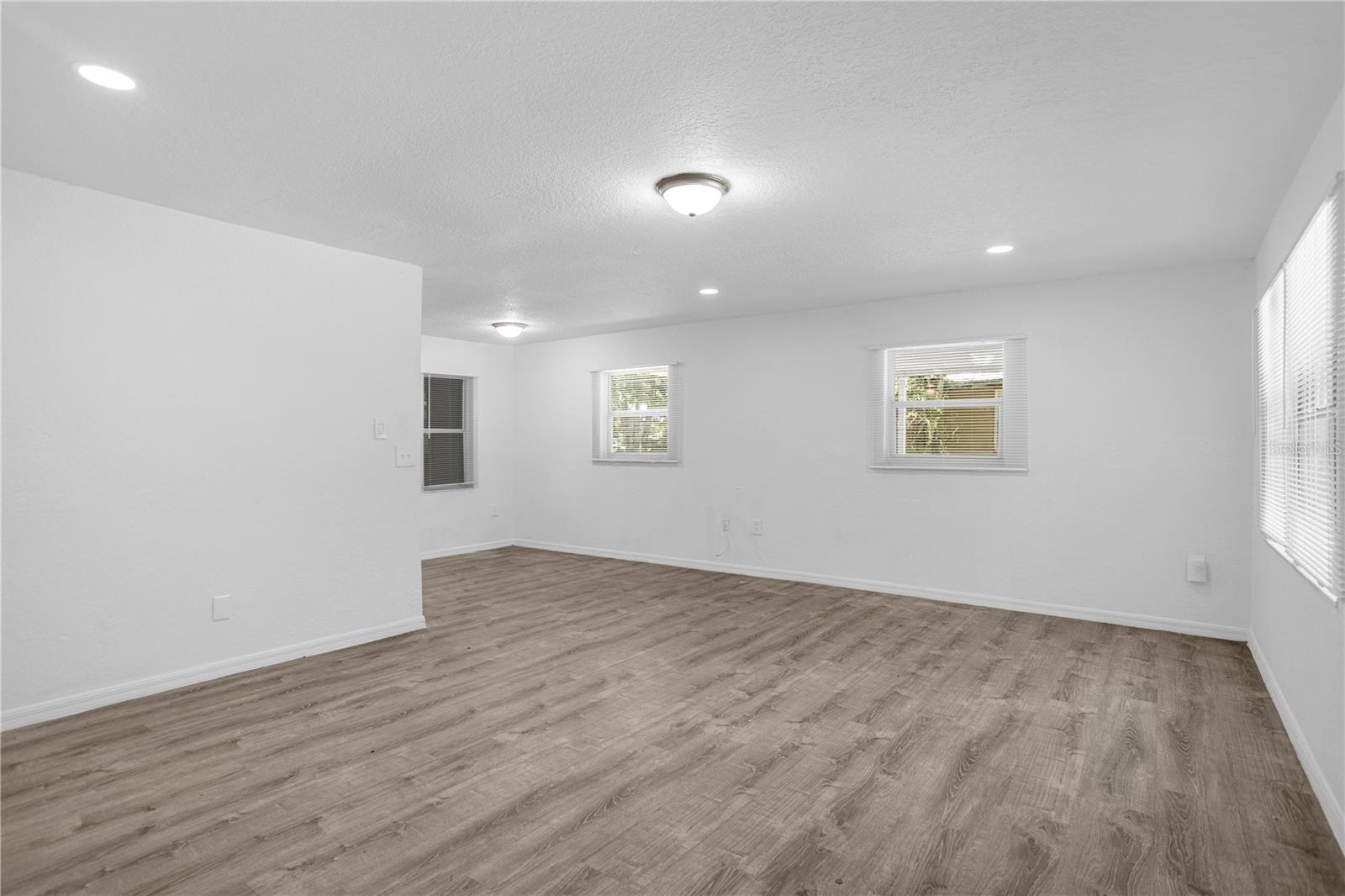 Image 8 of 17 For 516 Pitt Street