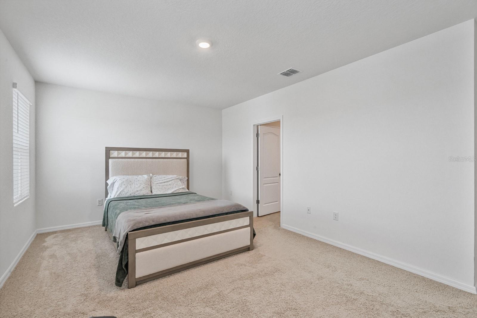 Image 22 of 38 For 3524 Sungrove Circle