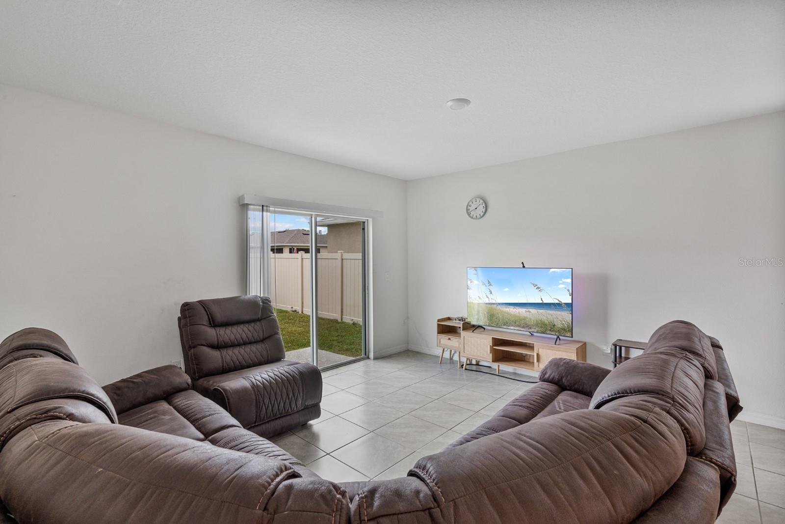 Image 8 of 38 For 3524 Sungrove Circle