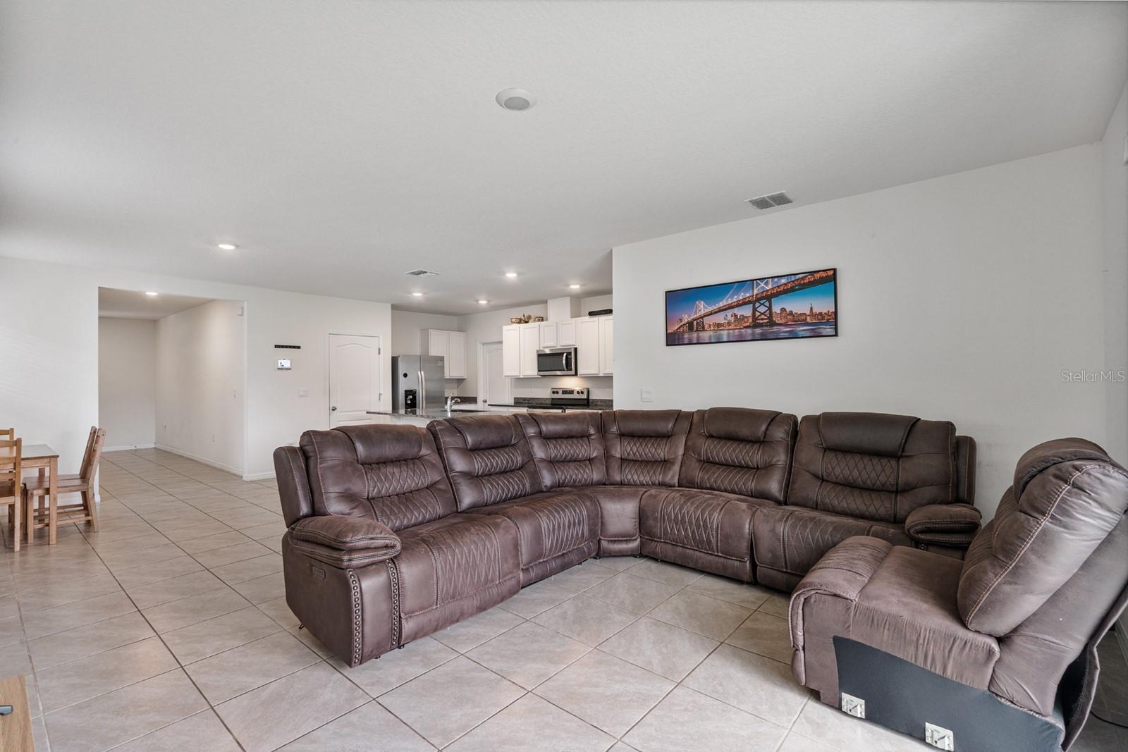 Image 9 of 38 For 3524 Sungrove Circle