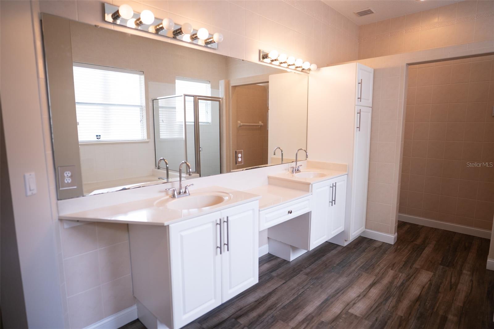 Image 12 of 22 For 2652 Queen Mary Place