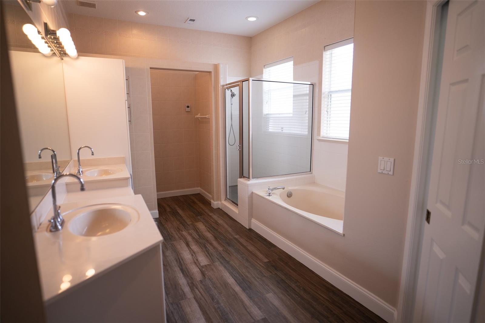 Image 13 of 22 For 2652 Queen Mary Place