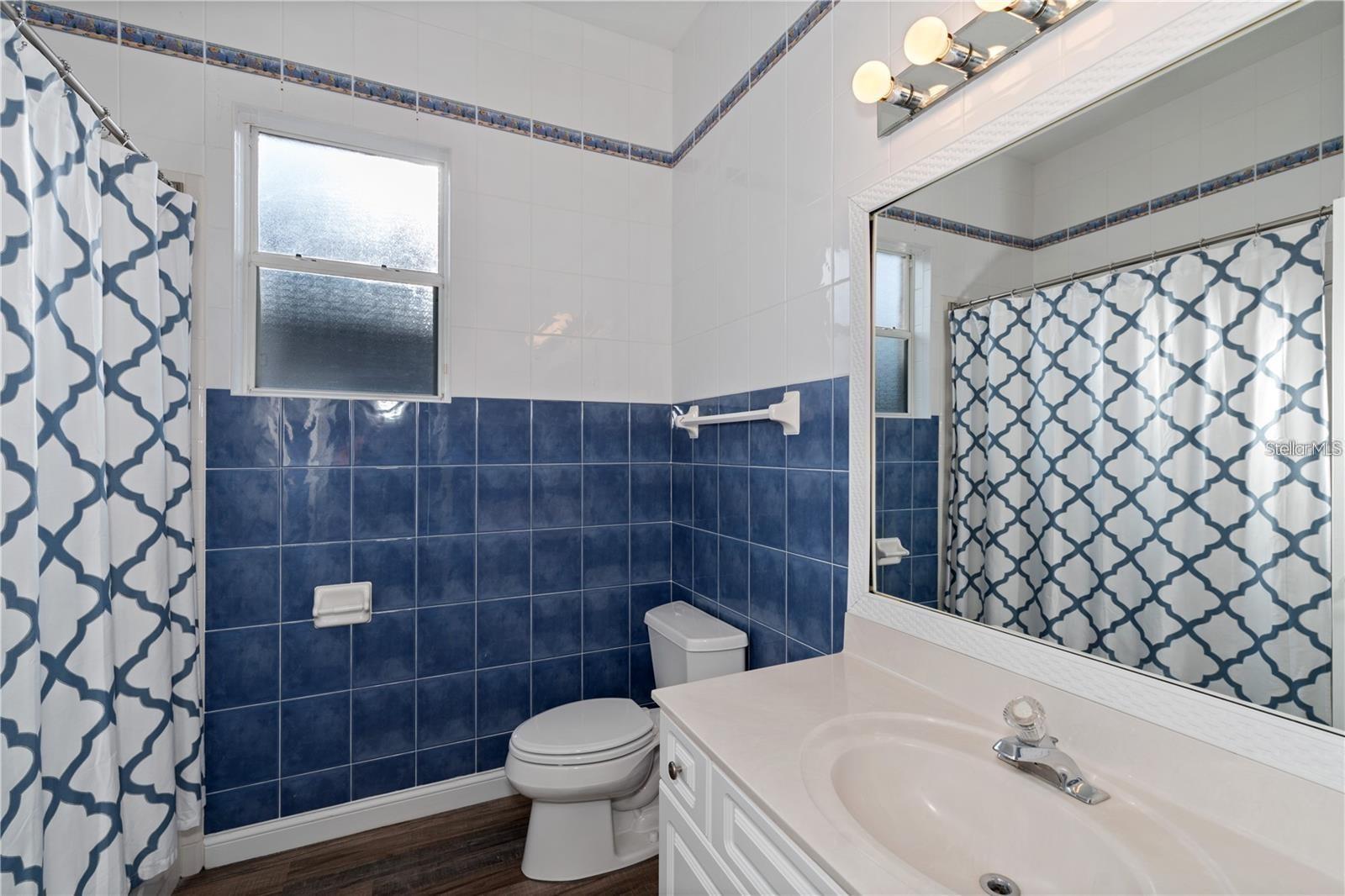 Image 15 of 22 For 2652 Queen Mary Place