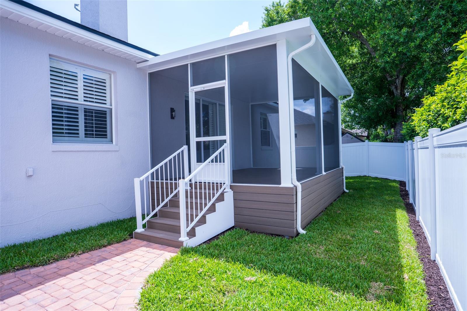 Image 18 of 22 For 2652 Queen Mary Place