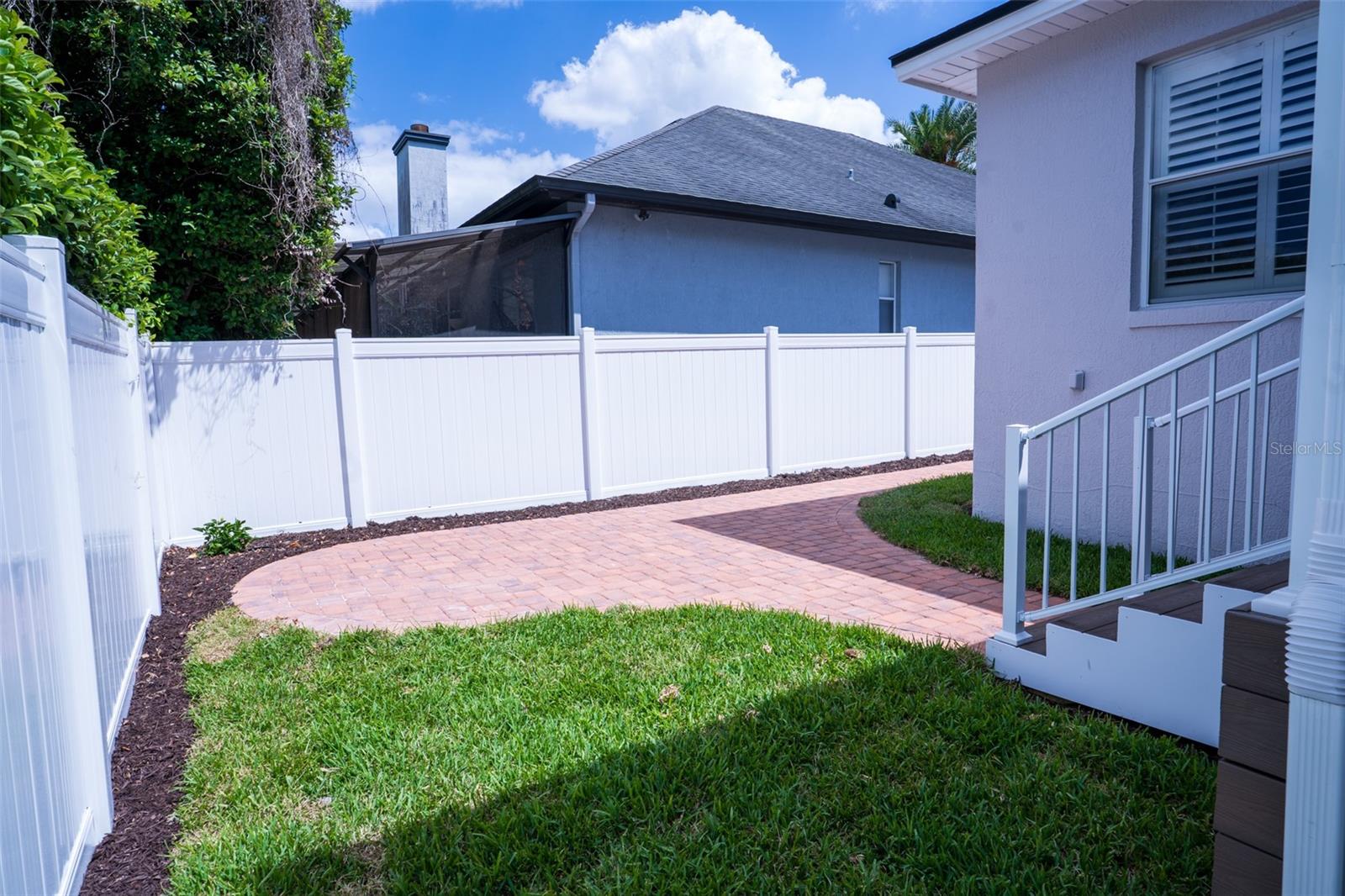 Image 20 of 22 For 2652 Queen Mary Place