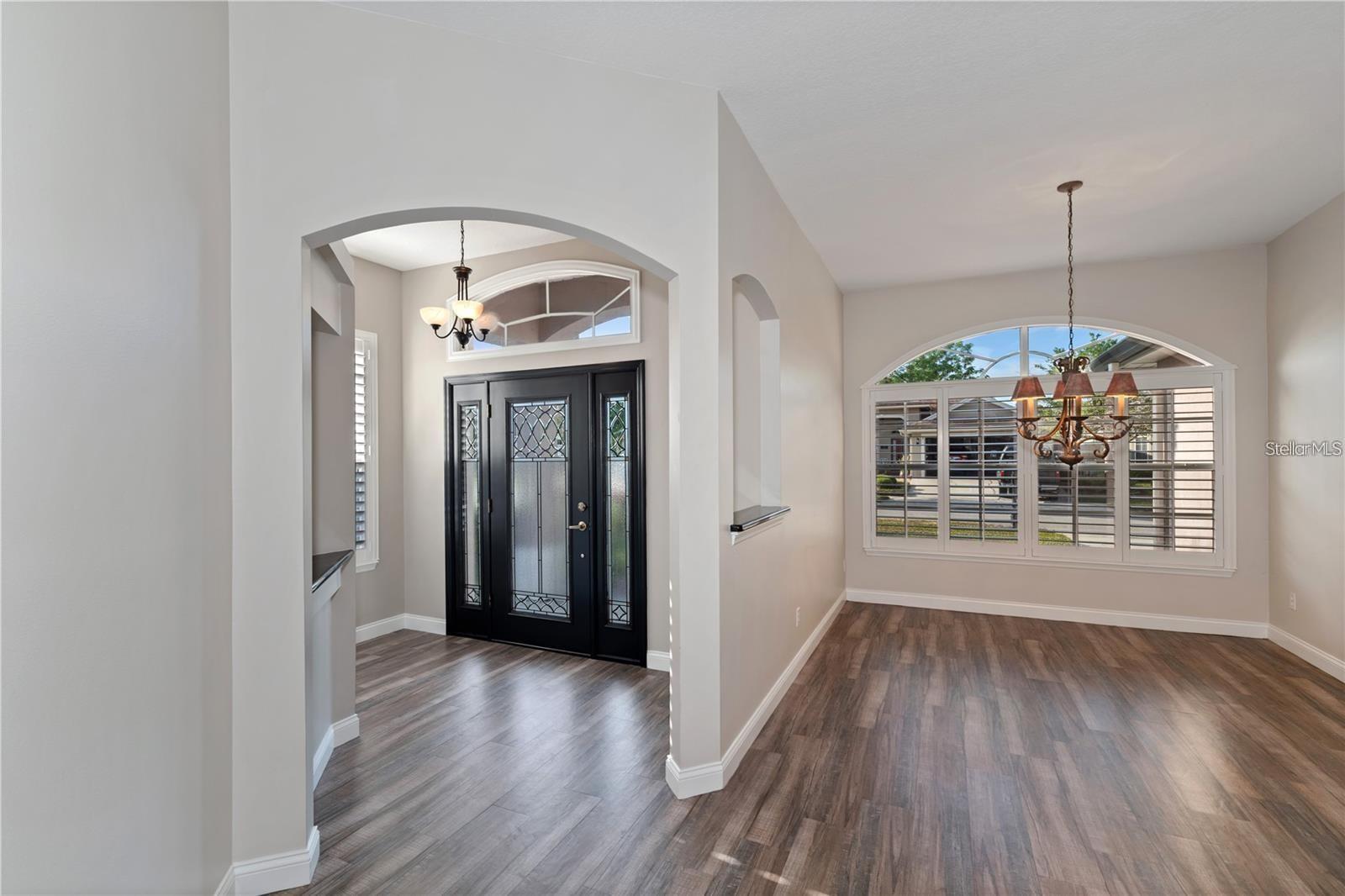 Image 4 of 22 For 2652 Queen Mary Place