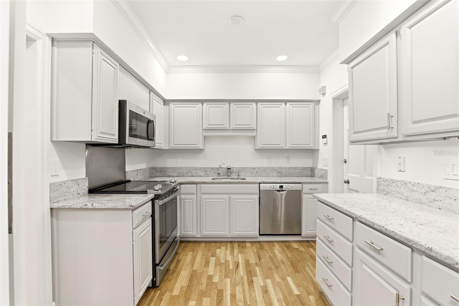 Image 19 of 42 For 2009 Countryside Circle S