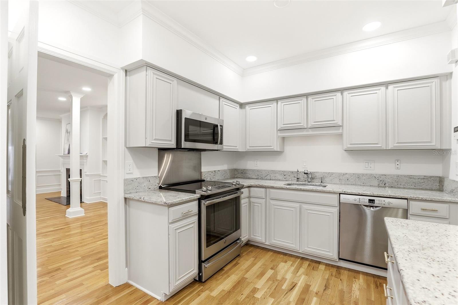 Image 20 of 42 For 2009 Countryside Circle S