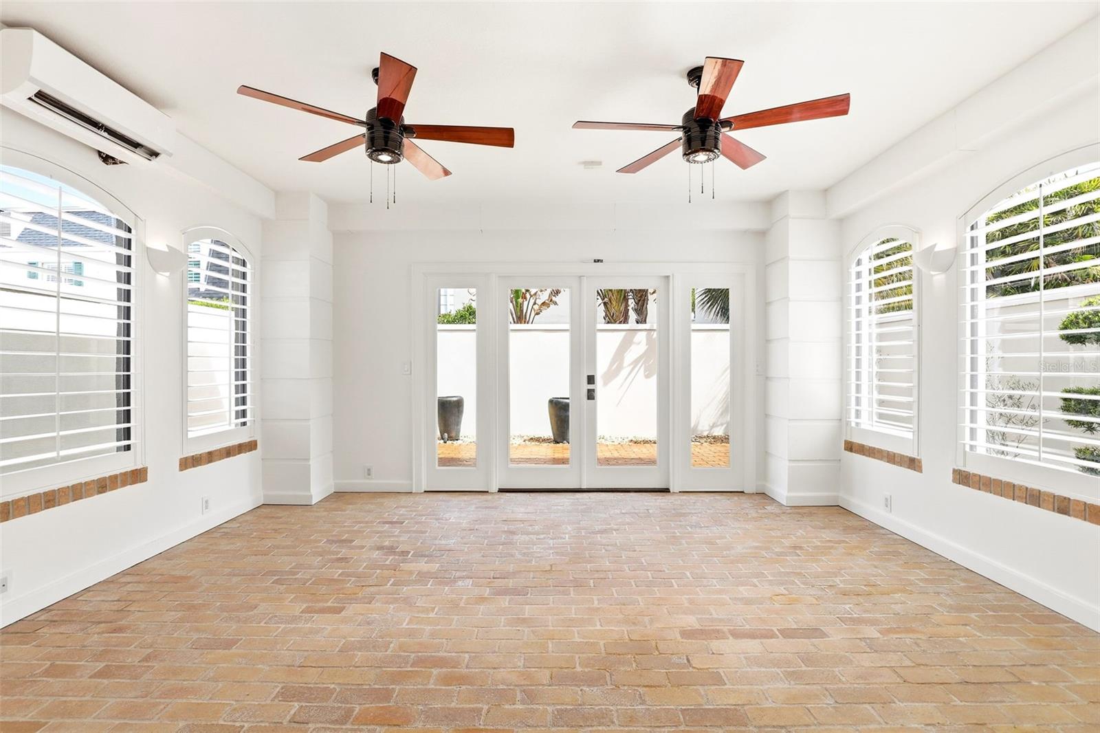 Image 33 of 42 For 2009 Countryside Circle S