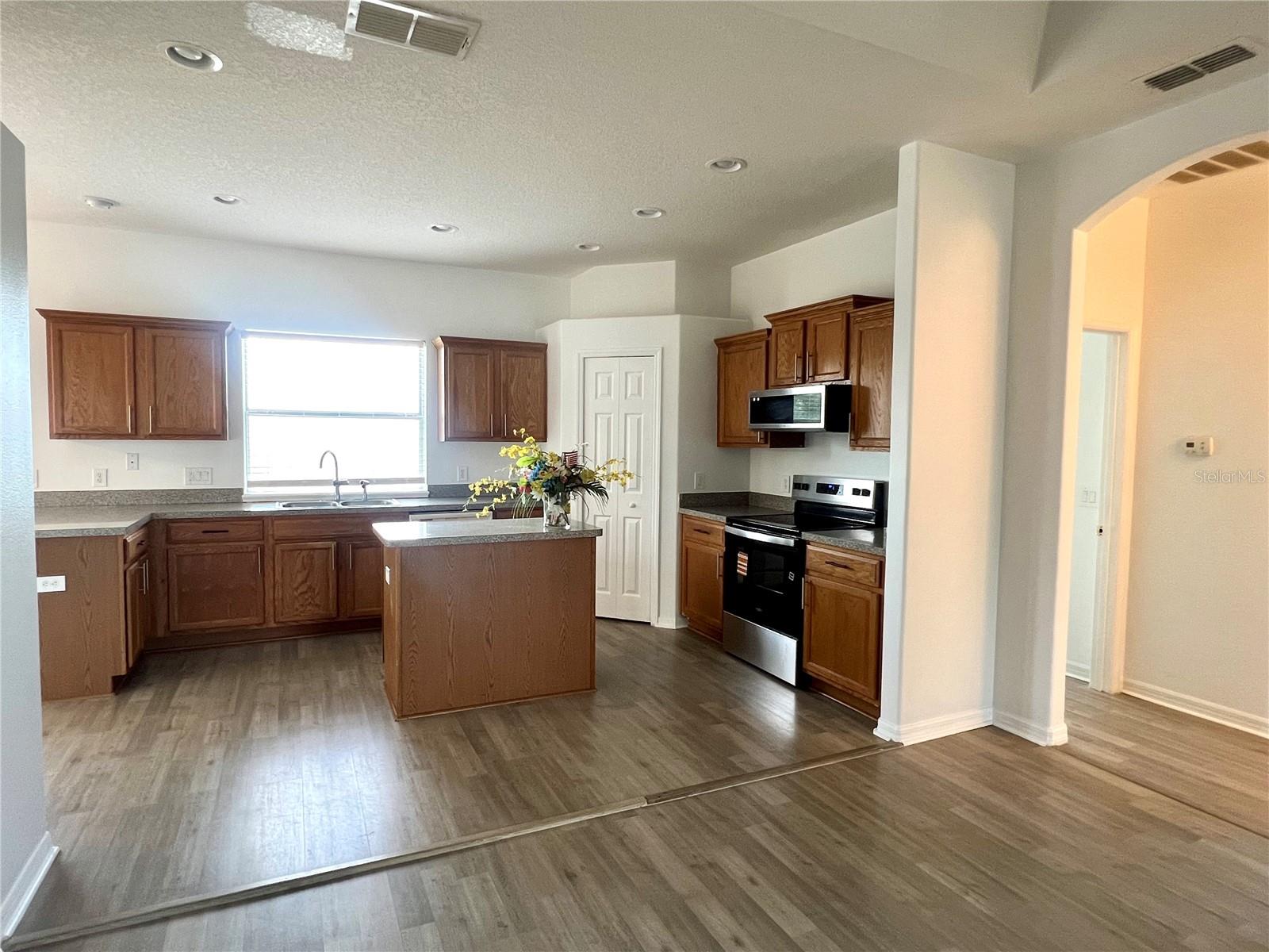 Image 3 of 20 For 2234 Normandy Boulevard