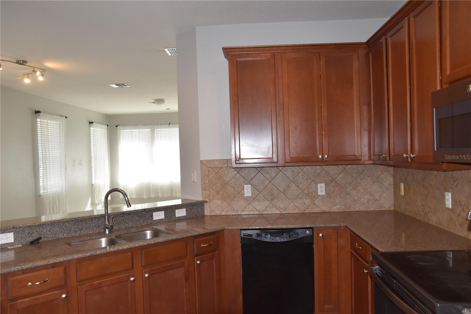 Image 10 of 29 For 12964 Emersondale Avenue