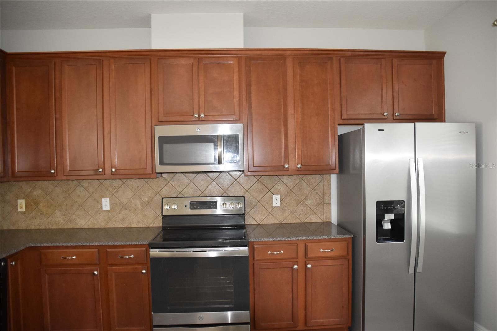 Image 12 of 29 For 12964 Emersondale Avenue