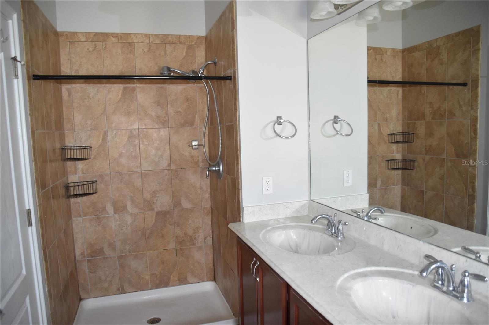 Image 20 of 29 For 12964 Emersondale Avenue