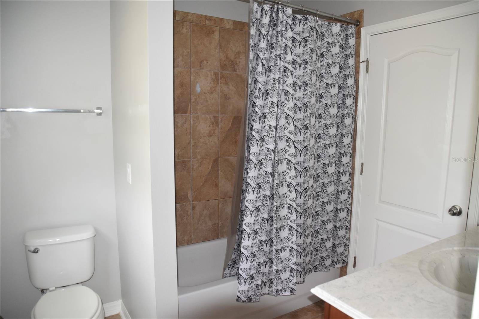 Image 23 of 29 For 12964 Emersondale Avenue