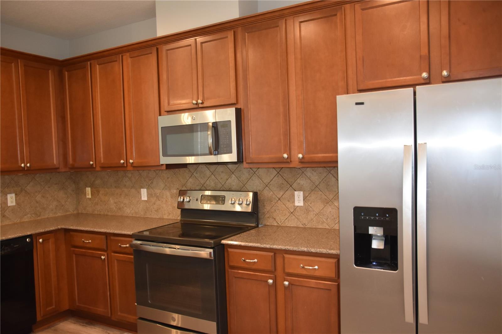 Image 9 of 29 For 12964 Emersondale Avenue