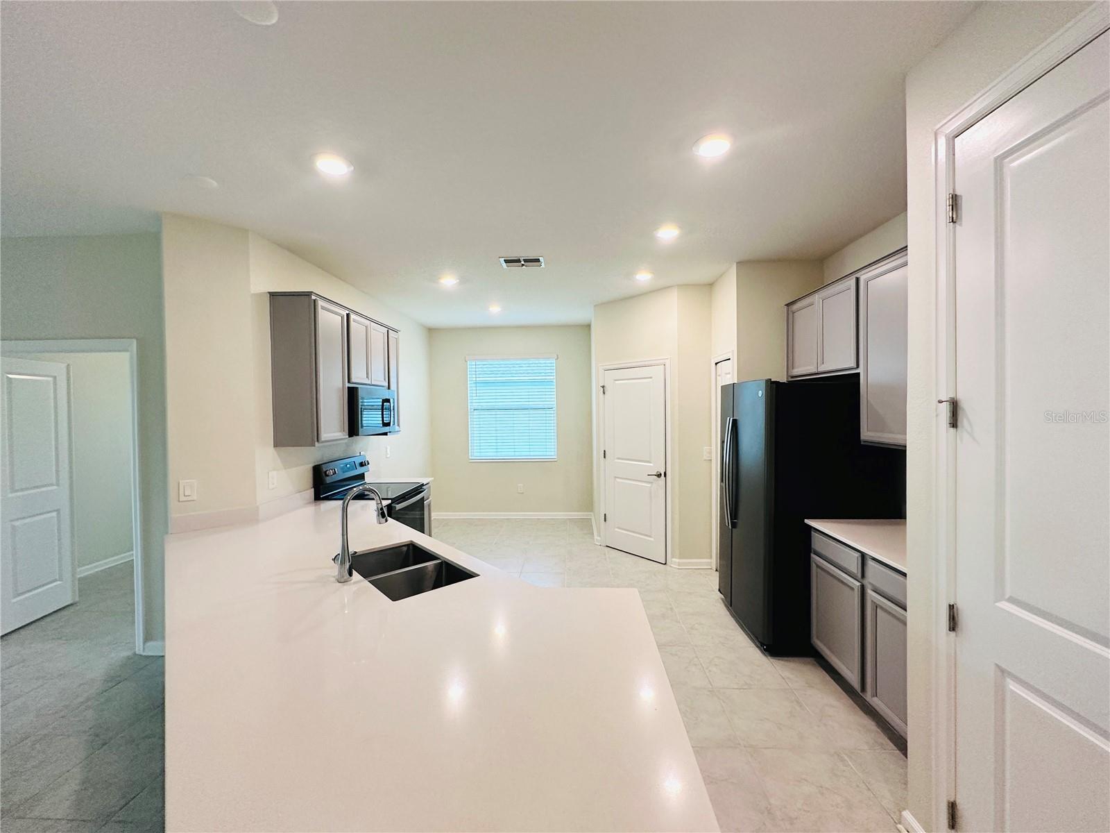 Image 10 of 28 For 16421 Fernridge Street