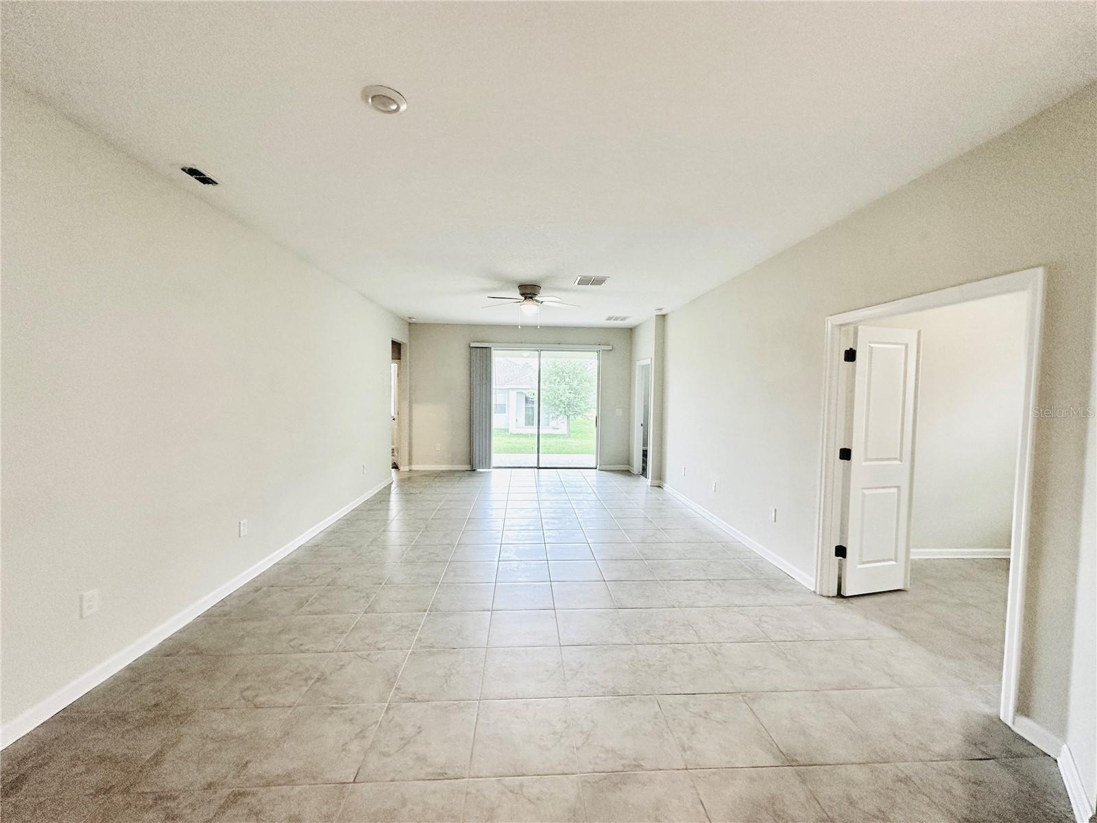 Image 13 of 28 For 16421 Fernridge Street
