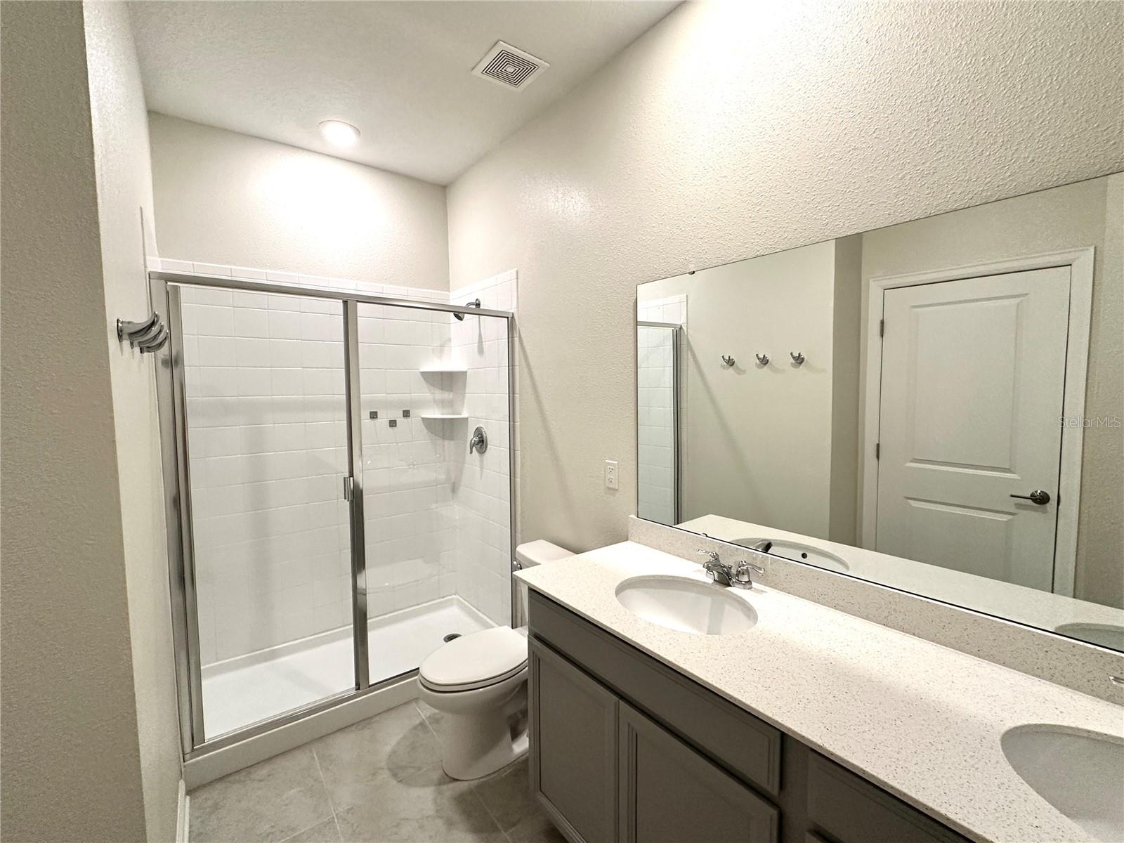 Image 18 of 28 For 16421 Fernridge Street
