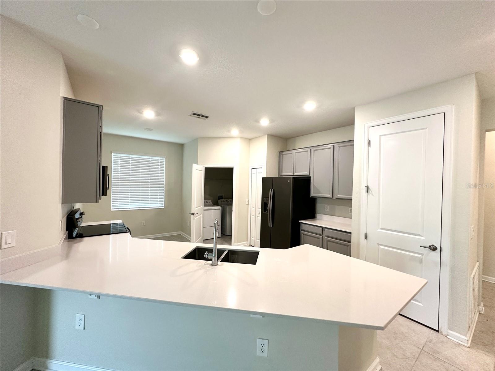 Image 6 of 28 For 16421 Fernridge Street