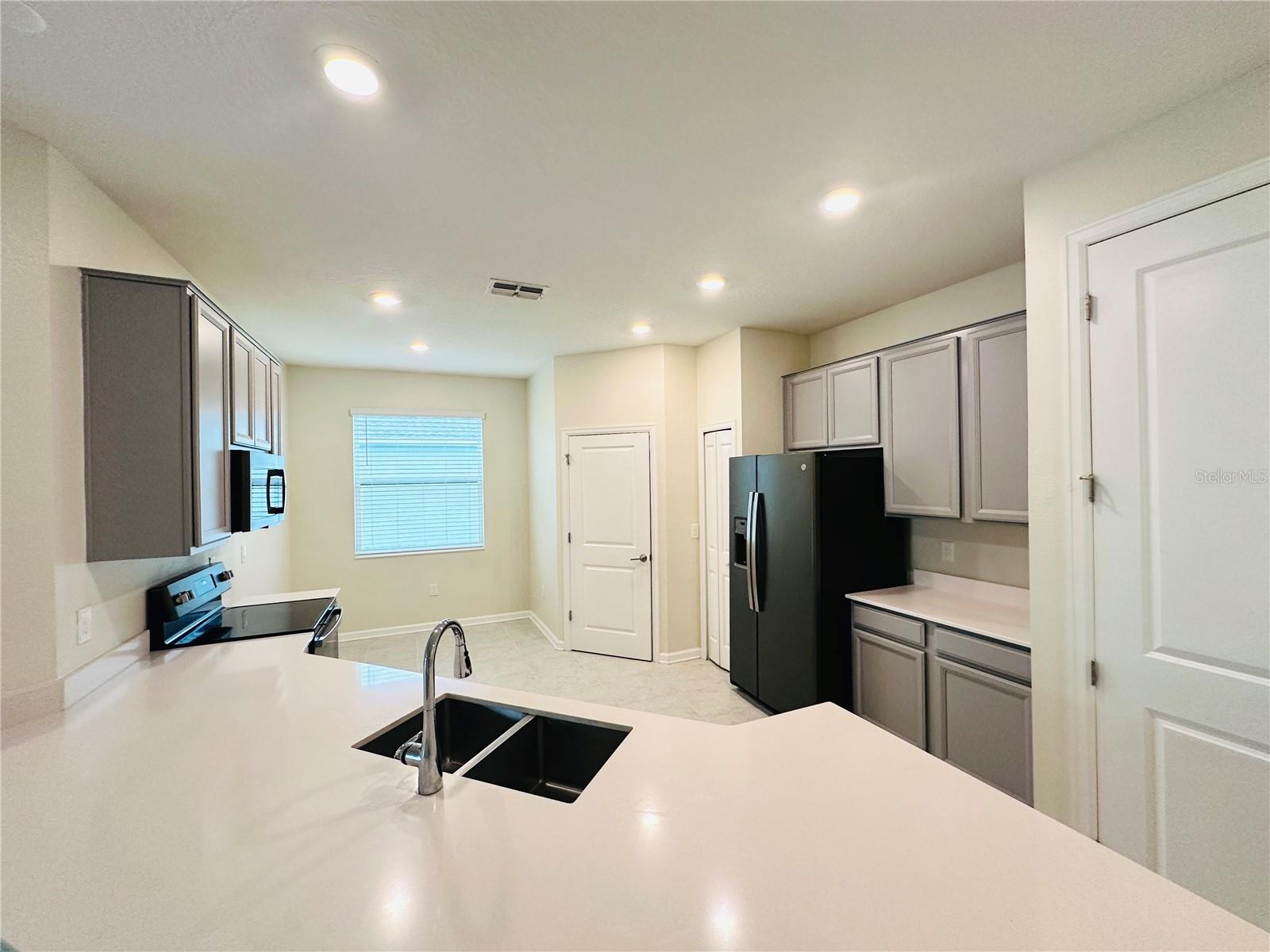 Image 9 of 28 For 16421 Fernridge Street
