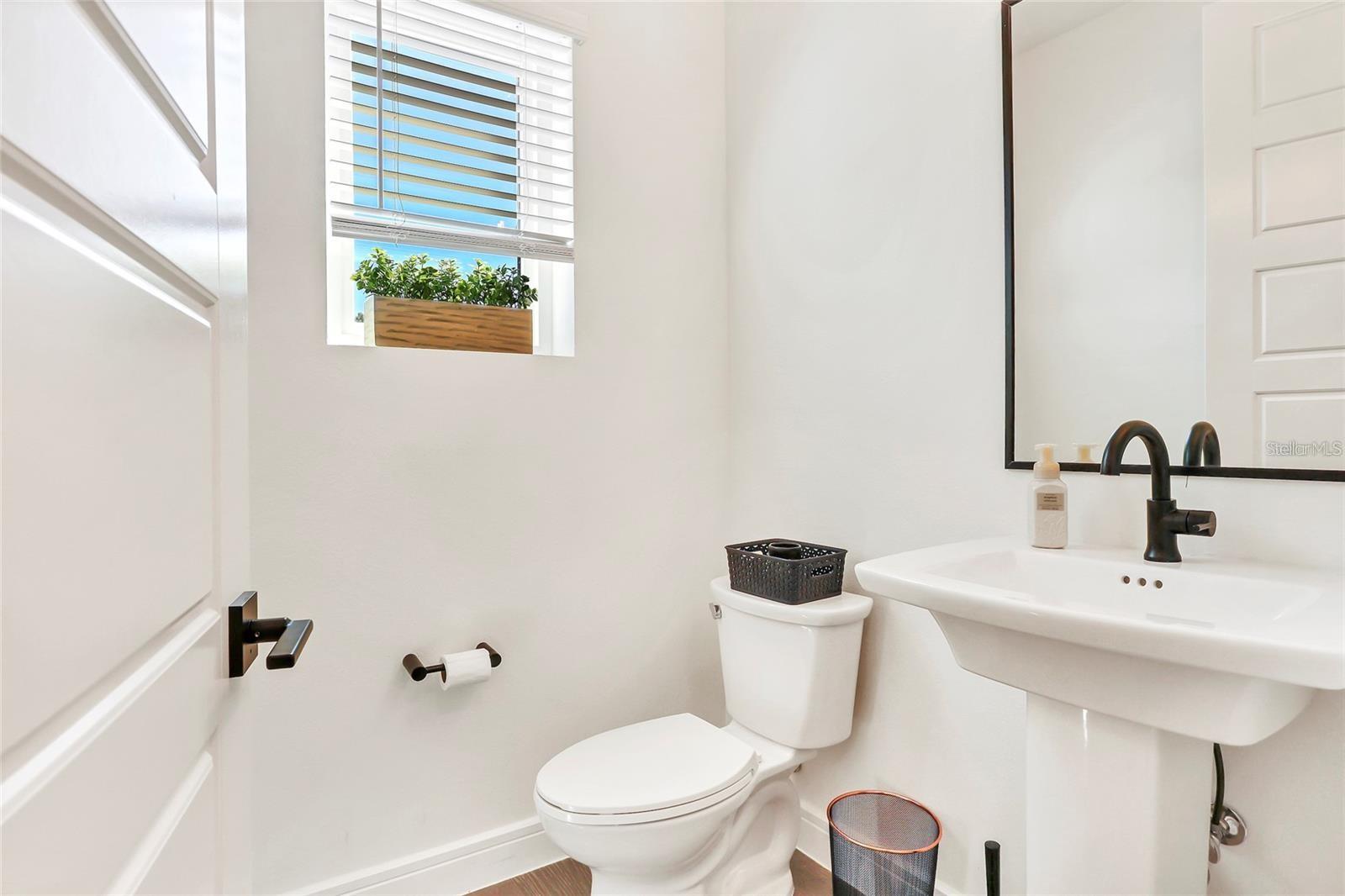 Image 13 of 30 For 212 Pineloch Avenue