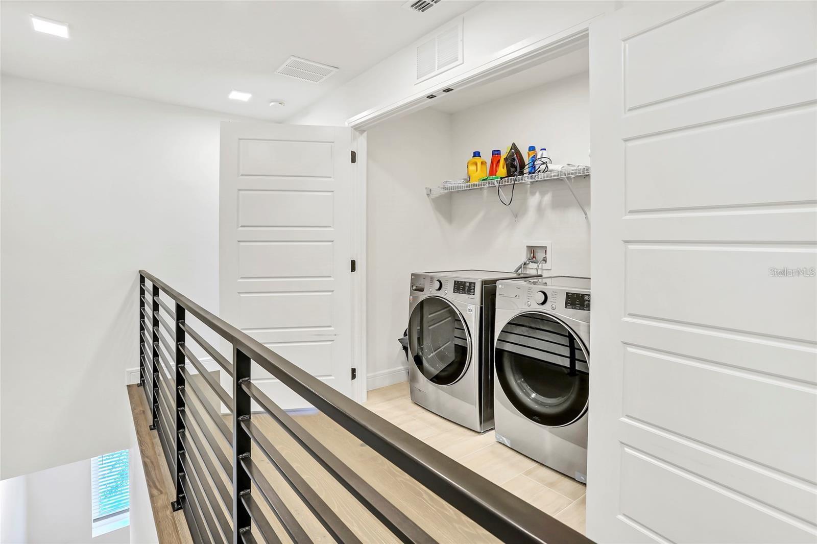 Image 19 of 30 For 212 Pineloch Avenue