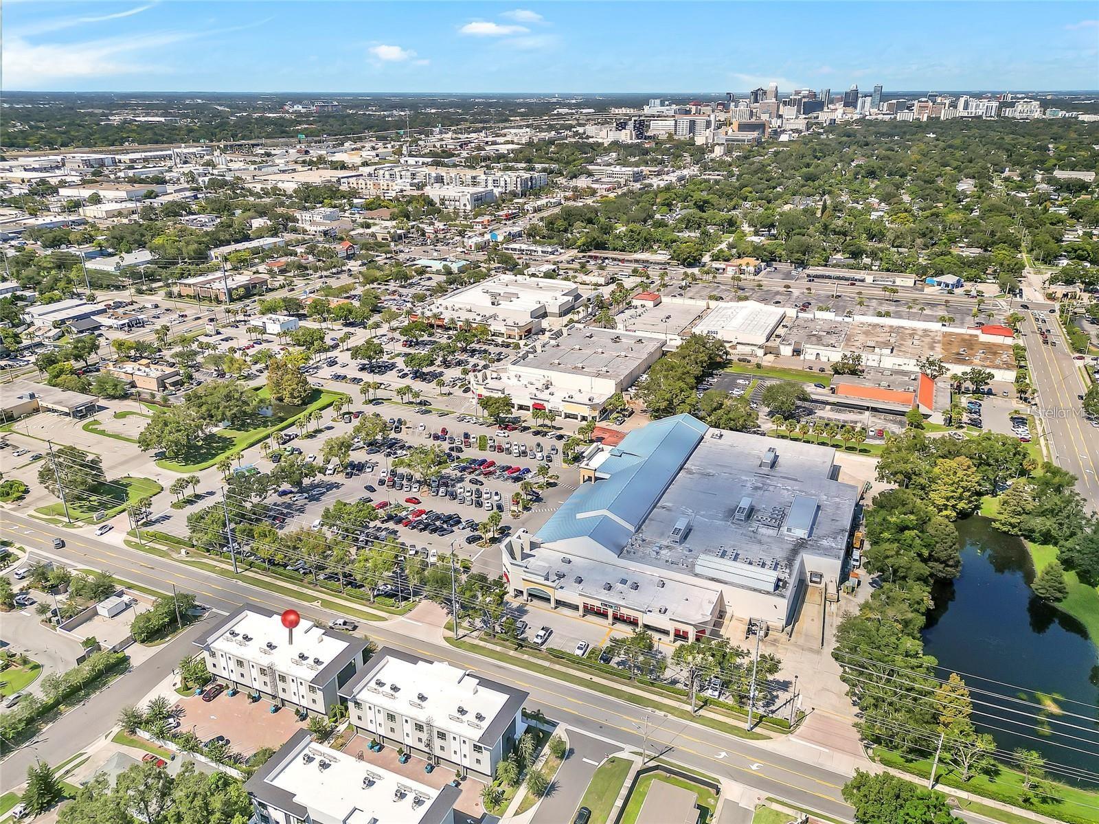 Image 24 of 30 For 212 Pineloch Avenue