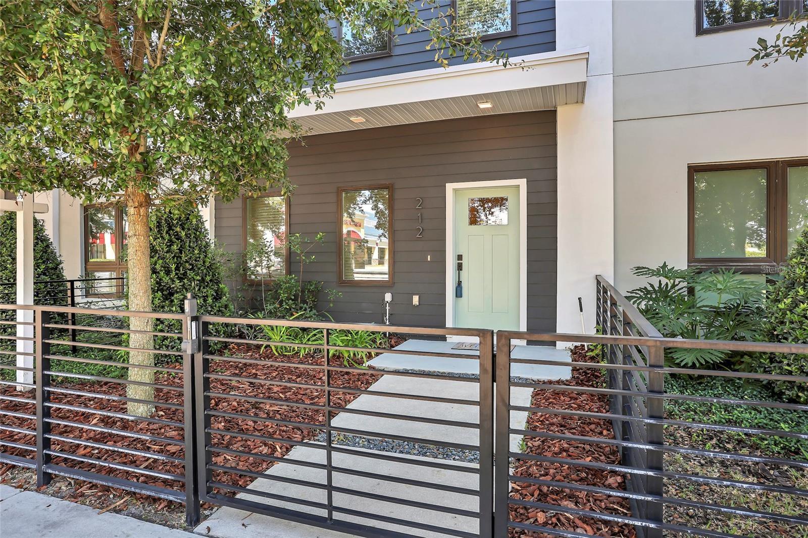 Image 29 of 30 For 212 Pineloch Avenue