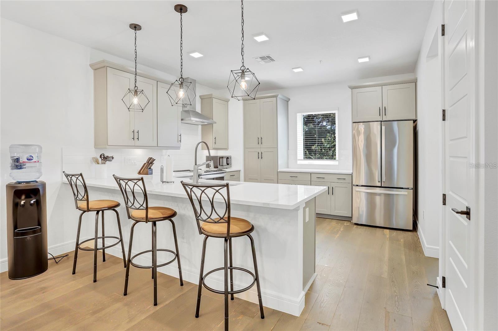 Image 6 of 30 For 212 Pineloch Avenue