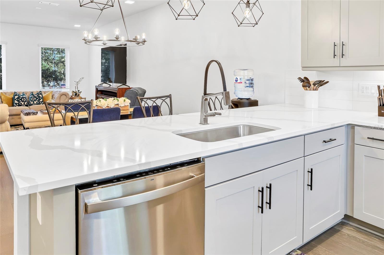 Image 8 of 30 For 212 Pineloch Avenue