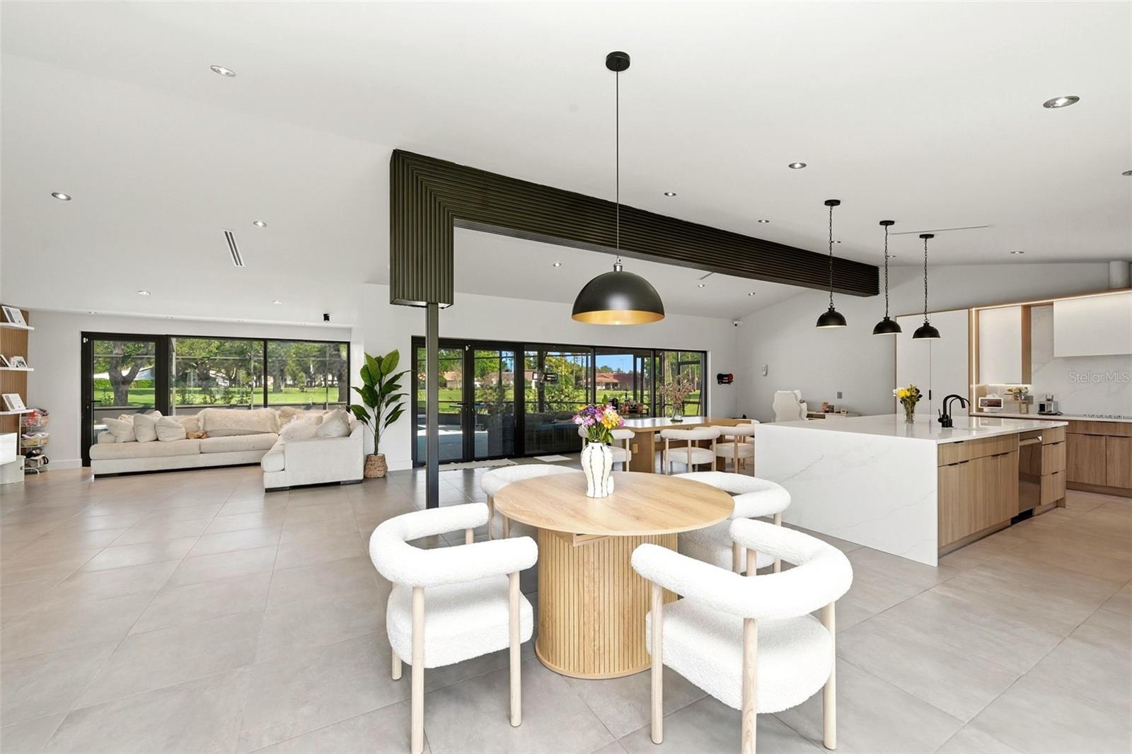 Image 14 of 56 For 6747 Edgeworth Dr