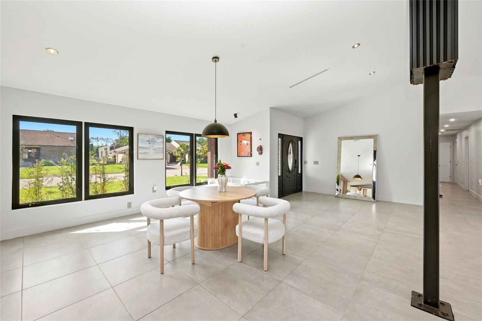 Image 16 of 56 For 6747 Edgeworth Dr