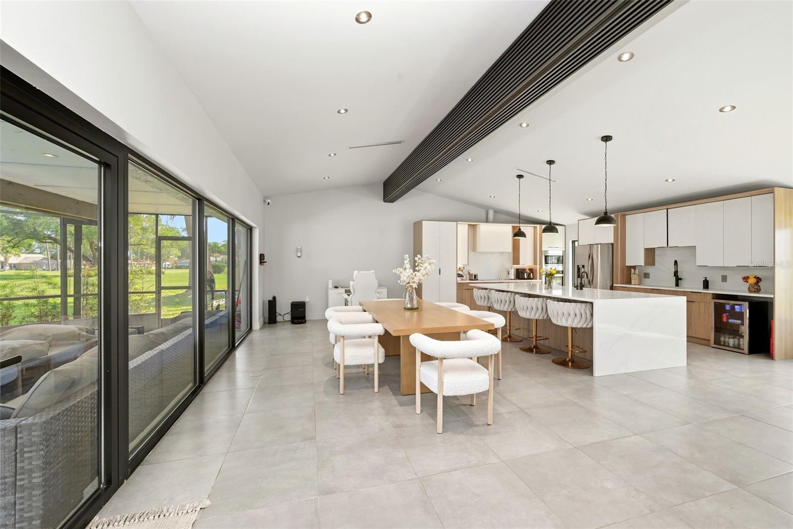 Image 18 of 56 For 6747 Edgeworth Dr