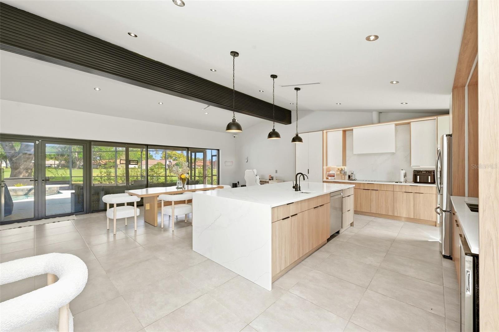 Image 25 of 56 For 6747 Edgeworth Dr