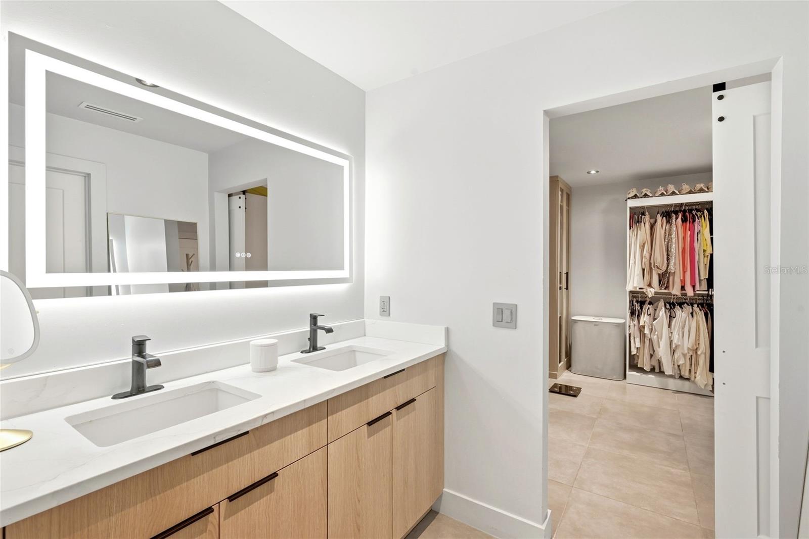 Image 31 of 56 For 6747 Edgeworth Dr