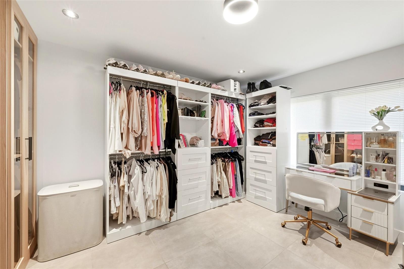 Image 32 of 56 For 6747 Edgeworth Dr